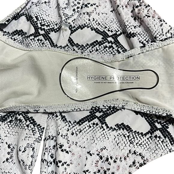 Snakeskin Print High Waist Bikini Set Size M White Black Pink Costume Party NWOT - Picture 6 of 8